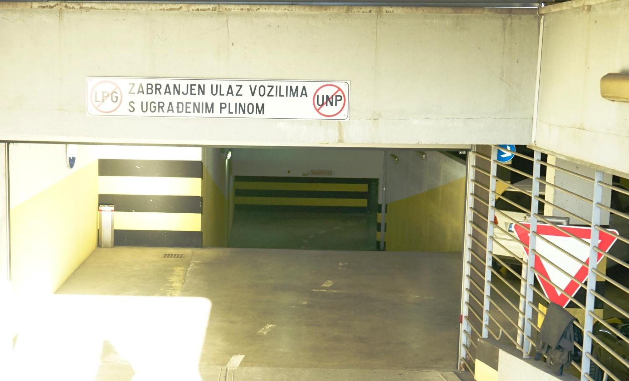 Bura2 , With Private Parking In The Garage Apartment สปลิท ภายนอก รูปภาพ